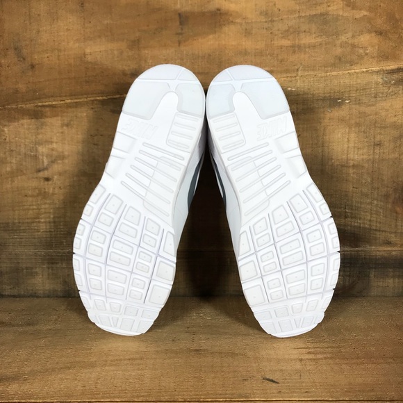 NEW Nike Air Max Tavas - Picture 6 of 6